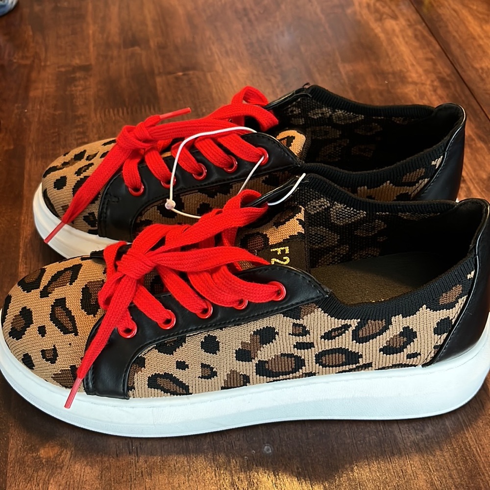 Forever 21 Platform Leopard Fashion Sneakers Size 8 fits like 8.5 worn once! - Picture 2 of 7